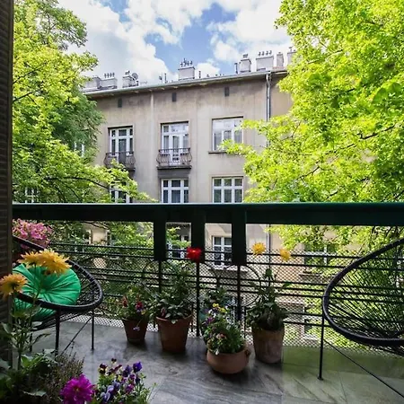 Spacious 3Br Apartment With Ac In Living Room, 2 Balconies-2