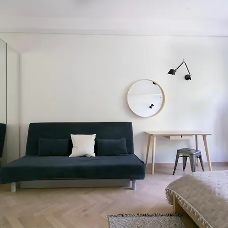 Spacious 3Br Apartment With Ac In Living Room, 2 Balconies-3
